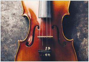 Wallario Vliestapete »Nahaufnahme einer alten Violine«, Seidenmatte Oberfläche, hochwertiger Digitaldruck, in verschiedenen Größen erhältlich