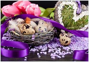 Wallario Vliestapete »Ostern - Stillleben II - Bunte Eier, Herzen und Tulpen«, Seidenmatte Oberfläche, hochwertiger Digitaldruck, in verschiedenen Größen erhältlich