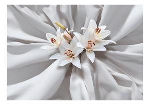 KUNSTLOFT Vliestapete »Sensual Lilies«, lichtbeständige Design Tapete