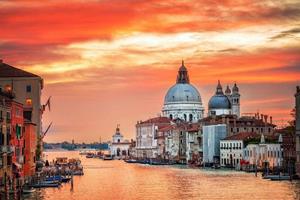 Papermoon Fototapete »Venedig«, Vliestapete, hochwertiger Digitaldruck, inklusive Kleister