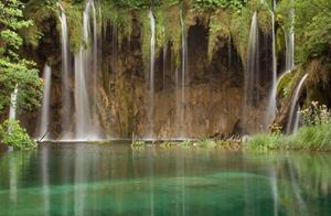 Papermoon Fototapete WASSERFALL-FLUSS SEE WALD STEINE BLUMEN BERGE BACH XXL, Vliestapete, hochwertiger Digitaldruck, inklusive Kleister