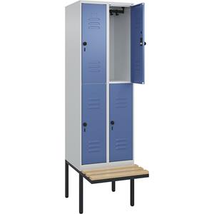 C+P Kledingkast Classic PLUS met twee verdiepingen en zitbank, 2 compartimenten, lichtgrijs / verblauw, b = 600 mm, veiligheidsdraaigrendel, vrijdragend, beuken-hardhout