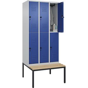 C+P Kledingkast Classic PLUS met twee verdiepingen en zitbank, 3 compartimenten, lichtgrijs / gentiaanblauw, b = 900 mm, veiligheidsdraaigrendel, ondergebouwd, beuken-hardhout