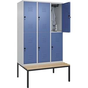 C+P Kledingkast Classic PLUS met twee verdiepingen en zitbank, 3 compartimenten, lichtgrijs / verblauw, b = 1200 mm, veiligheidsdraaigrendel, ondergebouwd, beuken-hardhout