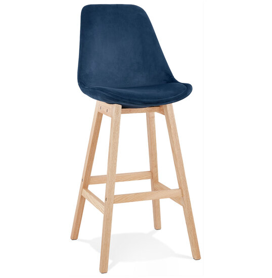 KokoonDesign Barkruk Basil velvet blauw met blank houten poten