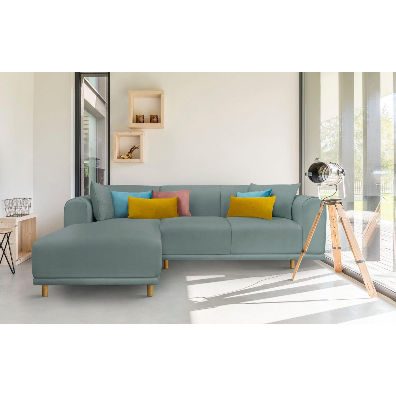 Andas Hoekbank Maroon L-vorm in een scandinavisch design, met losse kussens