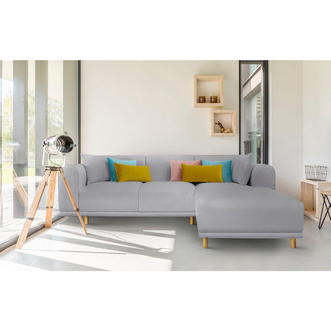 Andas Hoekbank Maroon L-vorm in een scandinavisch design, met losse kussens