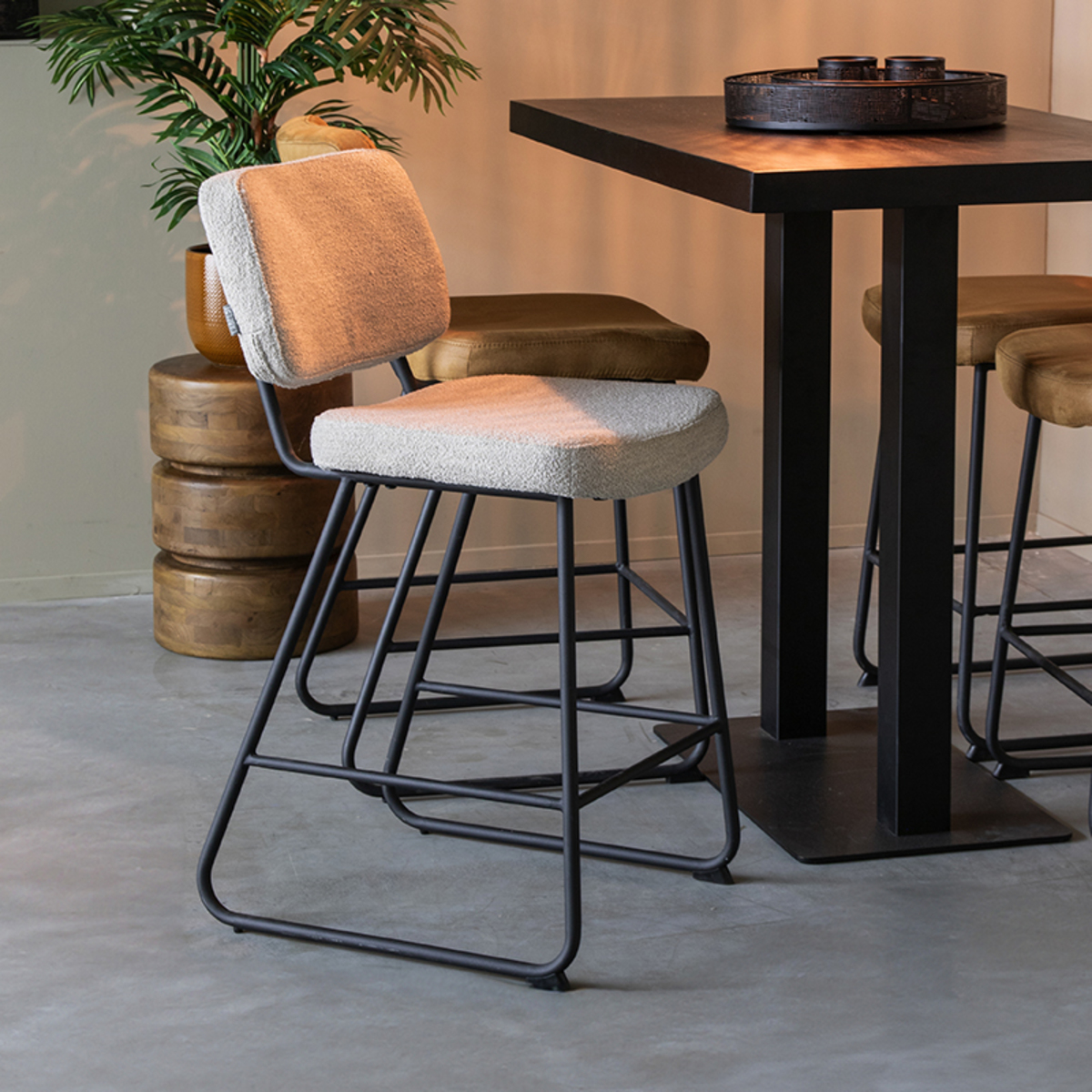 Het Steigerhouthuis LABEL51 Barkruk Noah - Naturel - Boucle - Zithoogte 65