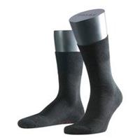 Falke Socken "Run", geformte Fußspitze, verstärkte Belastungszonen, für Herren, schwarz