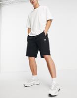 Adidas Musthave short met klein logo in zwart