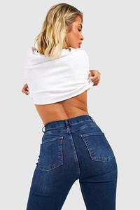 Boohoo Strakke Booty Boosting Mid Rise Jeans Met Wijd Uitlopende Pijpen, Indigo