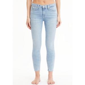 Calvin Klein Jeans Skinny-fit-Jeans "MID RISE SKINNY ANKLE", mit Calvin Klein Leder-Brandlabel hinten am Bund
