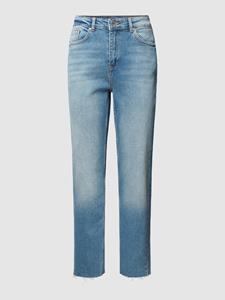 B.Young Jeans met gerafelde zoom, model 'KATO'