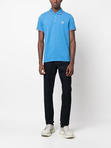 Moncler logo-appliqué cotton polo shirt - Blauw