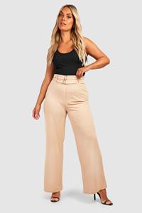 Boohoo Plus Crêpe Wide Leg Broek Met Dubbele Riem, Stone