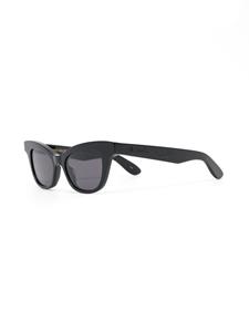 Alexander McQueen Eyewear Zonnebril met cat-eye montuur - Zwart