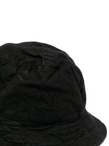 C.P. Company Vissershoed met geborduurd logo - Zwart