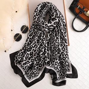 Malique Luxe Zwarte Sjaal voor Dames M1703