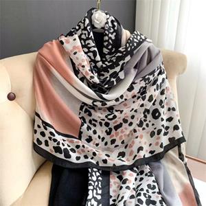 Malique Roze Sjaal met Dierenprint M1592