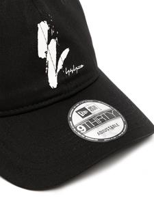 Yohji Yamamoto Honkbalpet met logoprint - Zwart