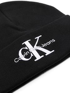 Calvin Klein Jeans logo-embroidered cotton beanie - Zwart