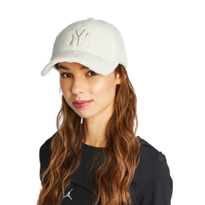 New Era Baseball Cap 9Forty Sherpa BORG NY Yankees offwhite