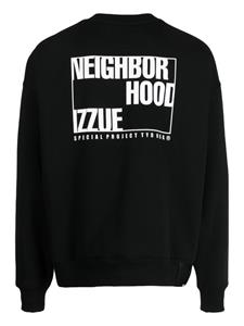 Izzue x Neighbourhood sweater met logopatch - Zwart