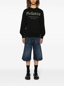 Alexander McQueen leather-logo-patch denim shorts - Blauw