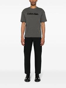 Calvin Klein crinkled-effect tapered-leg cargo trousers - Zwart