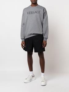 Versace T-shirt met geborduurd logo - Grijs