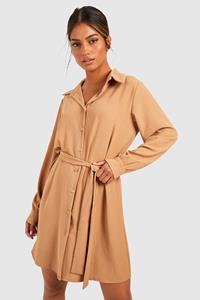 Boohoo Platgeslagen Blouse Jurk Met Ceintuur, Camel