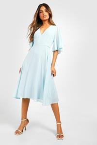 Boohoo Chiffon Midi Skater Bruidsmeisjes Jurk Met Engelen Mouwen, Sky