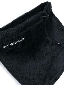 And Wander logo-embroidered fleece neck warmer - Zwart