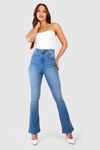 Boohoo Tall Basics Flared Jeans          1, Mid Blue