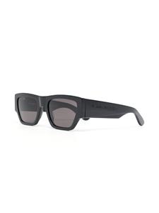 Alexander McQueen Eyewear Zonnebril met gegraveerd logo - Zwart