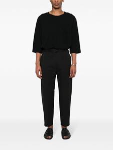 LEMAIRE strap-detail tapered trousers - Zwart