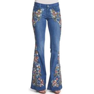 Surwenyue Mode Pocket Knoop Geborduurde Broek Casual Mid-taille Lichtblauwe Jeans High Street Slanke Flare Broek Pantalones Mujer 30201