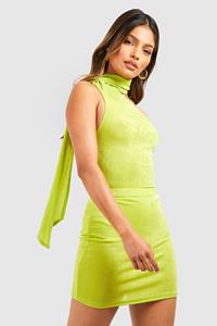 Boohoo Strakke Gedrapeerde One Piece Met Textuur En Hals Strik, Olive