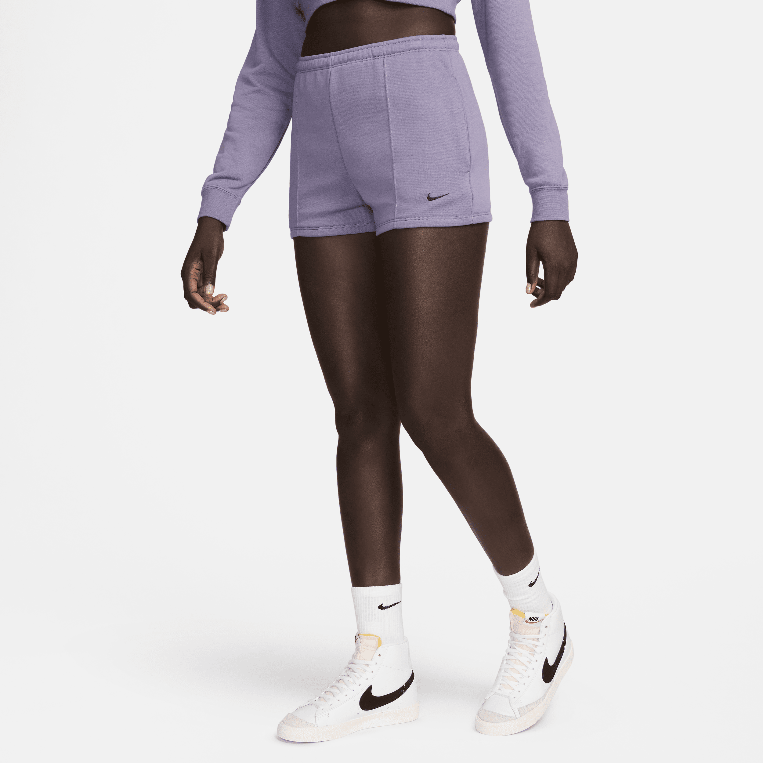 Nike Sportswear Chill Terry aansluitende damesshorts met hoge taille van sweatstof (5 cm) - Paars