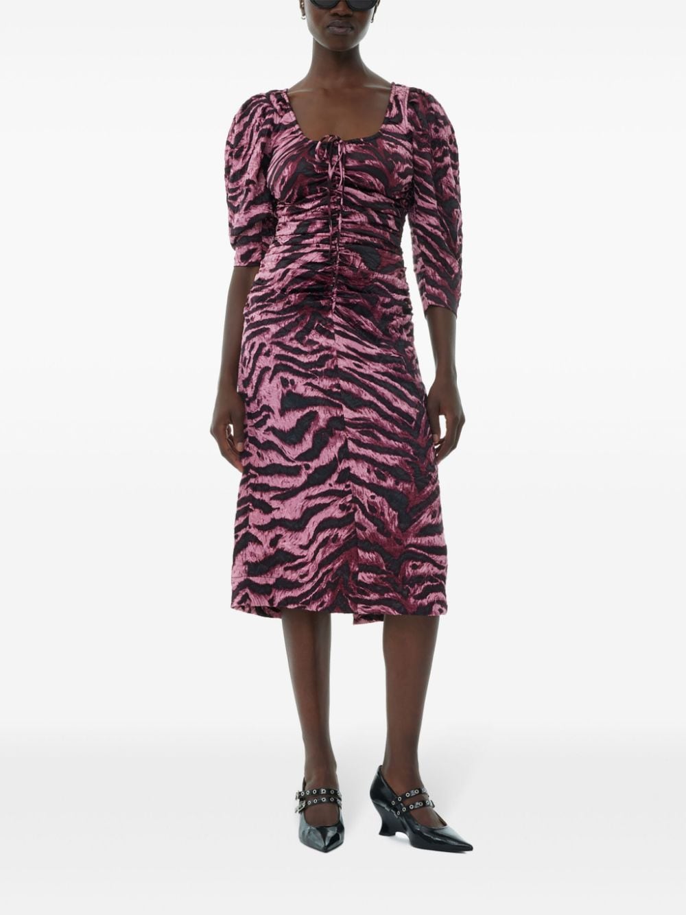 GANNI Gekreukte midi-jurk met tijgerprint - Roze