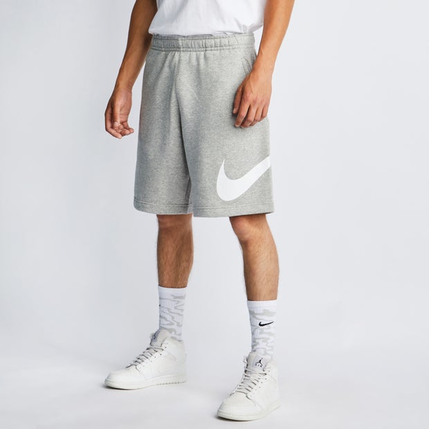 NIKE Sportswear Club Graphic Shorts Herren 063 - dk grey heather/white/white