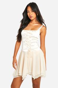 Boohoo Satijnen Chiffon Mini Jurk Met Korset Detail, Cream