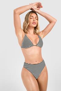 Boohoo Gestreepte Driehoekige Bikini Top Met Textuur En O-Ringen, Black