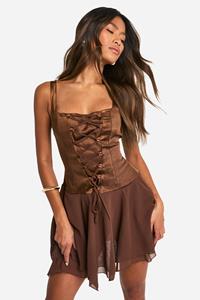 Boohoo Satijnen Chiffon Mini Jurk Met Korset Detail, Chocolate