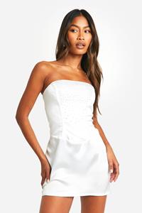 Boohoo Satijnen Mini Jurk Met Steentjes En Korset Detail, White