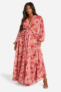 Boohoo Plus Chiffon Paisley Maxi Jurk Met Uitsnijding, Red