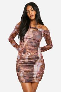 Boohoo Tall Geplooid Renaissance Print Mini Rokje, Chocolate