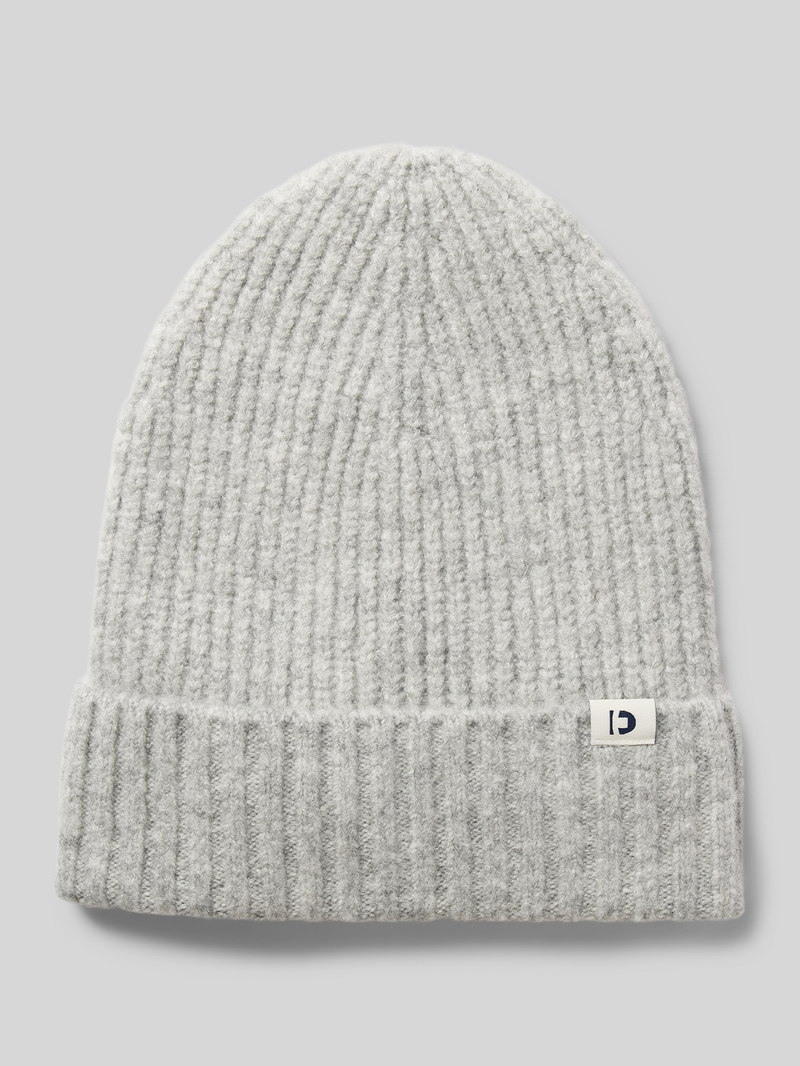 Tom Tailor Denim Ribgebreide beanie met logopatch op de omslag