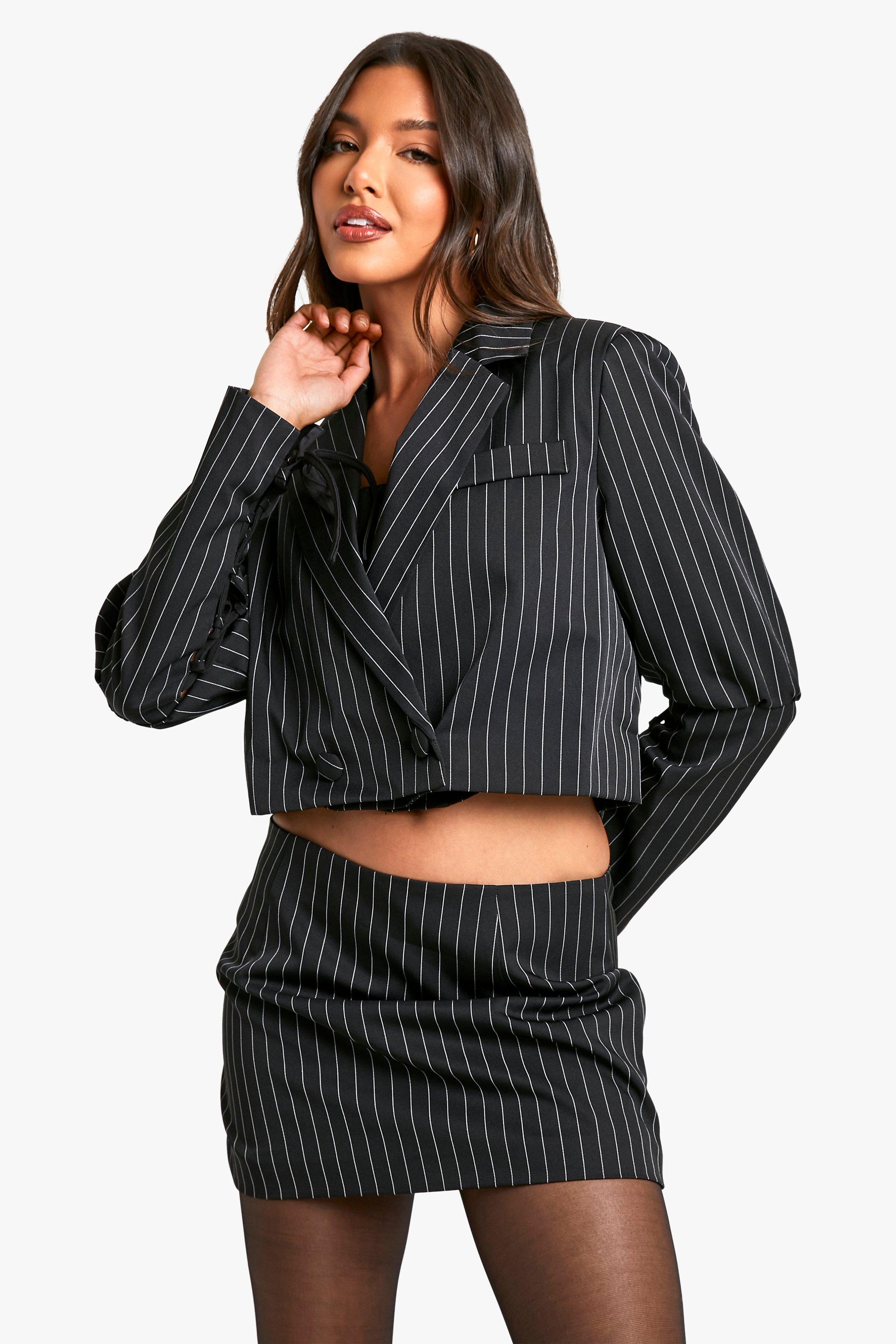 Boohoo Korte Blazer Met Krijtstrepen En Mouwveters, Black