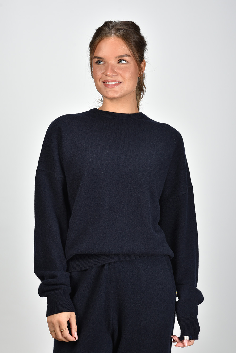 Extreme Cashmere trui Tes met ronde hals navy